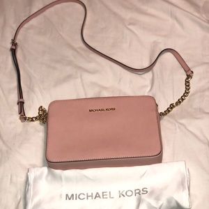 Michael Kors jet set crossbody